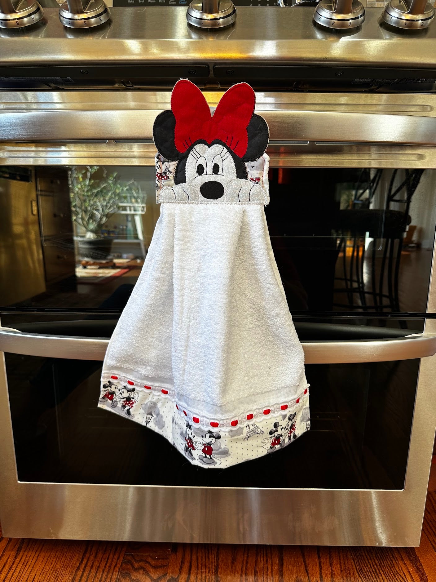 Hanging Towel - Minnie Mouse Peeking Over Top