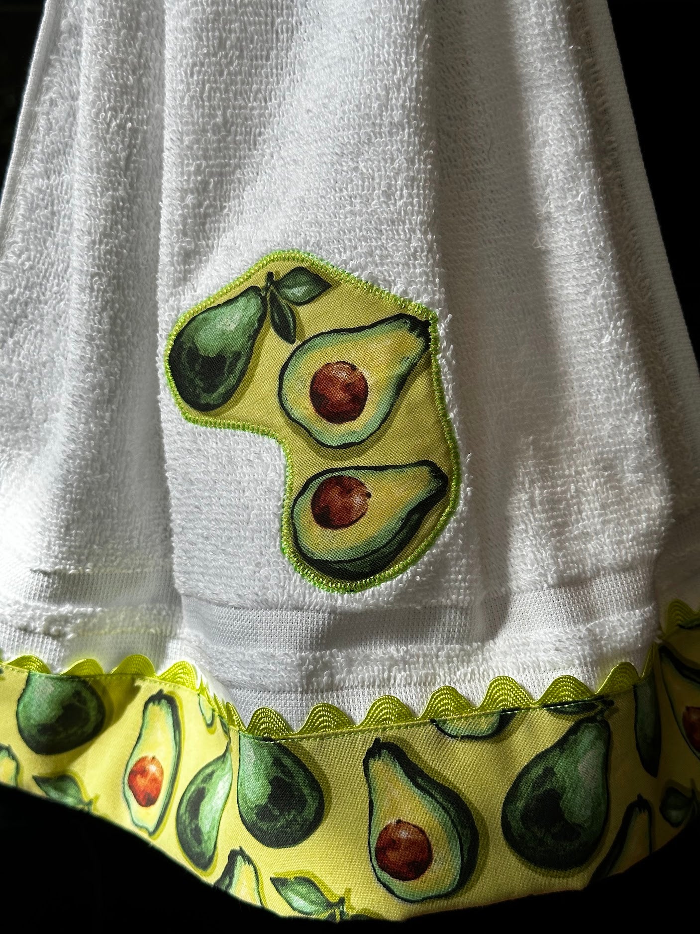 Hanging Towel - Avocados