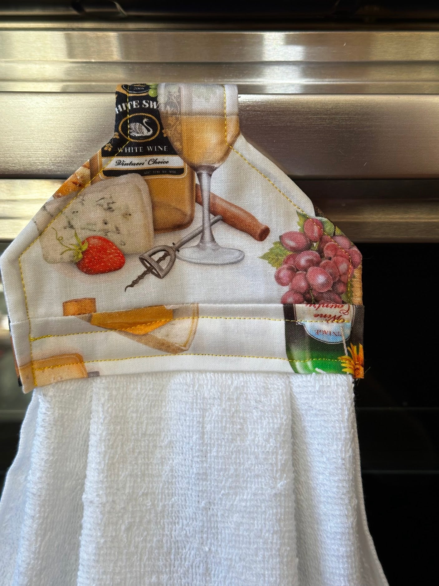 Hanging Towel - White Wine - patch applique