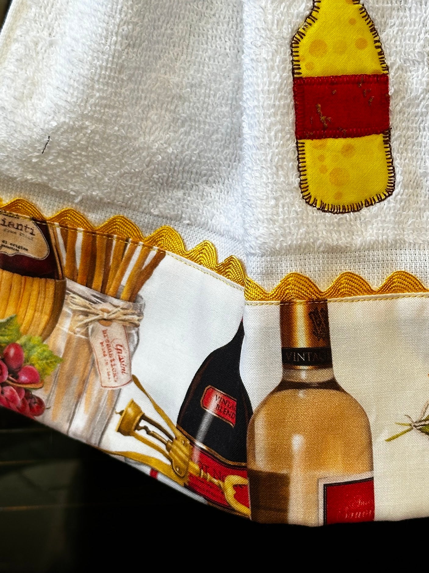 Hanging Towel - White Wine - patch applique