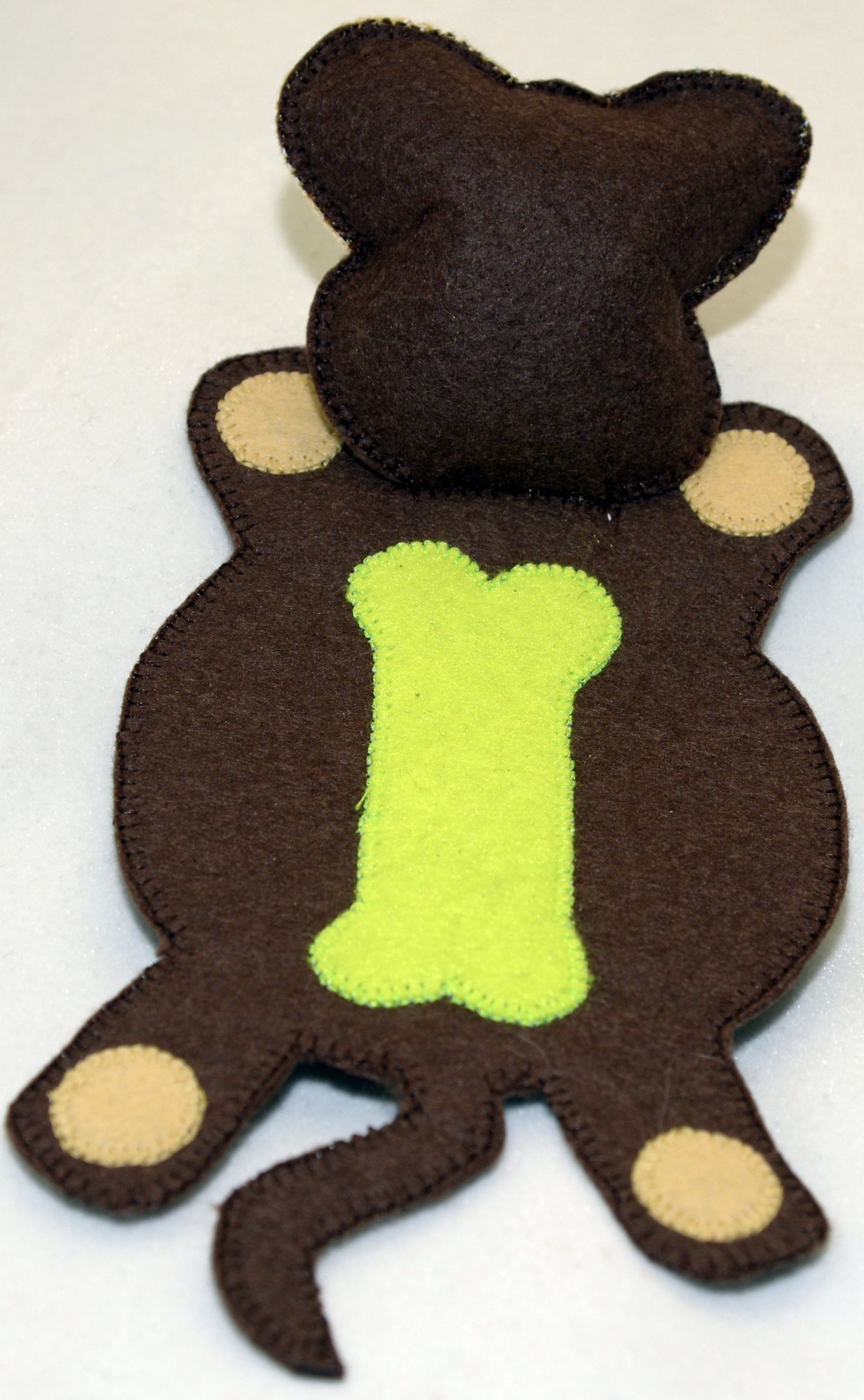 Mug Rug - Brown dog with green bone